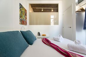 Happy People Sagrada Familia