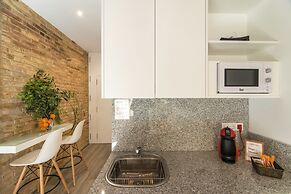 Happy People Sagrada Familia