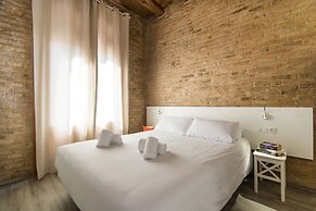 Happy People Sagrada Familia