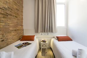 Happy People Sagrada Familia