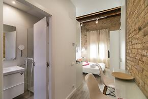 Happy People Sagrada Familia