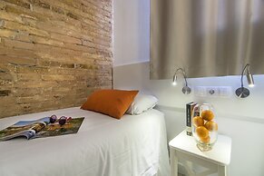 Happy People Sagrada Familia