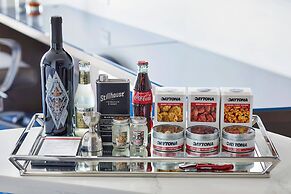 The Daytona, Autograph Collection