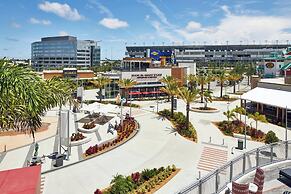 The Daytona, Autograph Collection