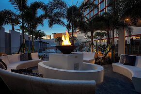 The Daytona, Autograph Collection