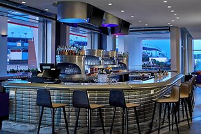 The Daytona, Autograph Collection