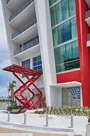 The Daytona, Autograph Collection