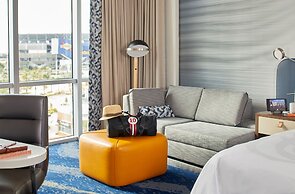 The Daytona, Autograph Collection