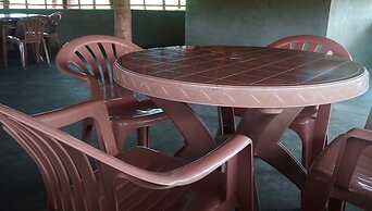 Grassroots Cottages & Tours