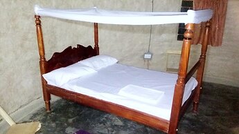 Grassroots Cottages & Tours