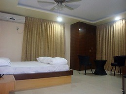 Hotel Hilltop International