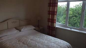 Hillcrest House Bed & Breakfast