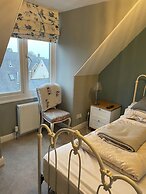 Hillcrest House Bed & Breakfast