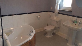 Hillcrest House Bed & Breakfast