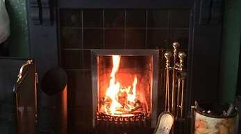 Hillcrest House Bed & Breakfast