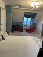 Hillcrest House Bed & Breakfast