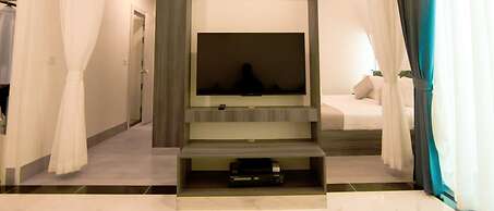 The Twin B Palace Hotel & Apartments