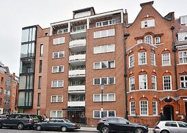 Hans Crescent Apartment