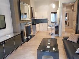 Hans Crescent Apartment