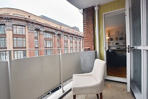 Hans Crescent Apartment