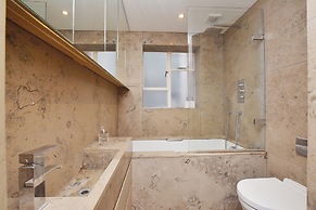 Hans Crescent Apartment