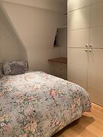 Hans Crescent Apartment