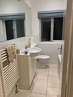 Hans Crescent Apartment