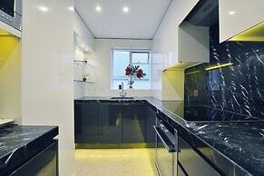 Hans Crescent Apartment