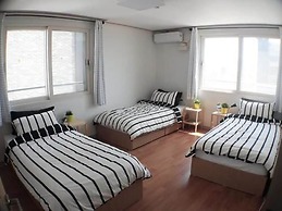 Airbuddy Guesthouse - Hostel