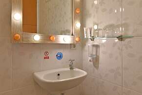 RedDoorz Plus @ Mahendradatta Denpasar