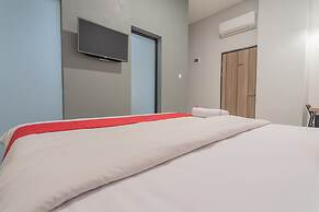 RedDoorz @ Malabar Street