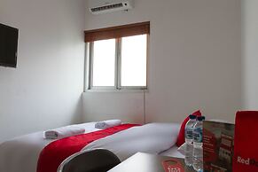 RedDoorz @ Malabar Street