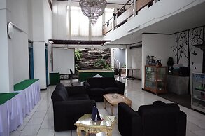 RedDoorz near Alun-alun Kota Sukabumi