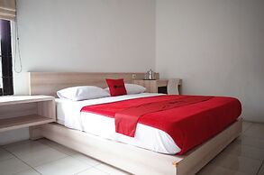 RedDoorz near Alun-alun Kota Sukabumi