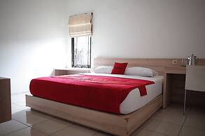 RedDoorz near Alun-alun Kota Sukabumi