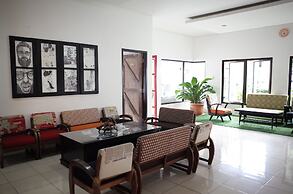 RedDoorz near Alun-alun Kota Sukabumi