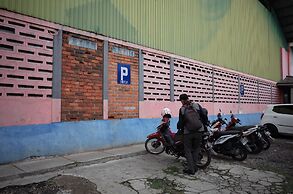 RedDoorz near Alun-alun Kota Sukabumi