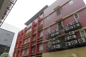 RedDoorz Plus near Galaxy Bekasi