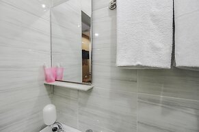 RedDoorz Plus near Galaxy Bekasi