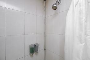 RedDoorz Plus near Galaxy Bekasi