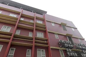 RedDoorz Plus near Galaxy Bekasi