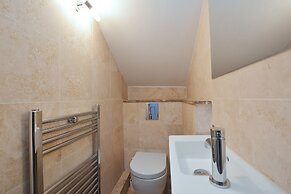 Rutland Gardens Apartment