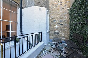 Rutland Gardens Apartment