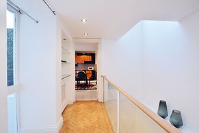 Rutland Gardens Apartment