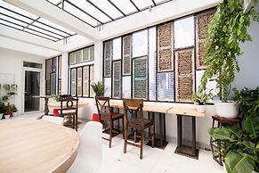 RedDoorz near Saigon Zoo