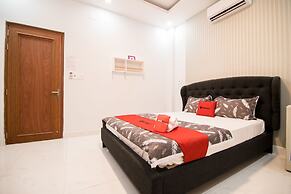 RedDoorz near Saigon Zoo