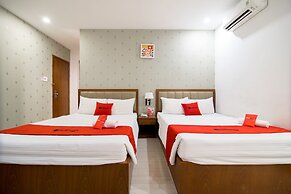 RedDoorz Plus @ Trung Son Residence