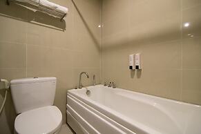 RedDoorz Plus @ Trung Son Residence