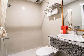 RedDoorz Plus @ Trung Son Residence