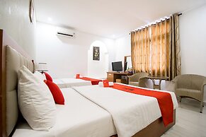 RedDoorz Plus @ Trung Son Residence